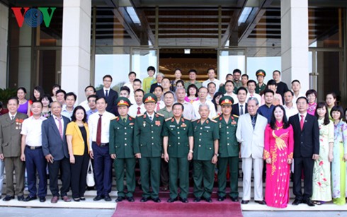 Phó Chủ tịch Quốc hội Đỗ Bá Tỵ gặp mặt Đoàn đại biểu doanh nghiệp, doanh nhân thương binh tiêu biểu - ảnh 1